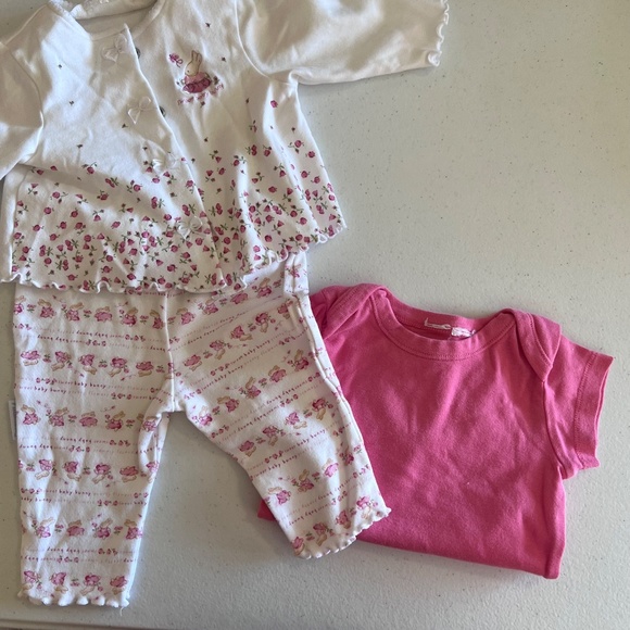 Vintage Lot of Jammies and Summer Comfy Clothes 0-3M - Picture 7 of 17
